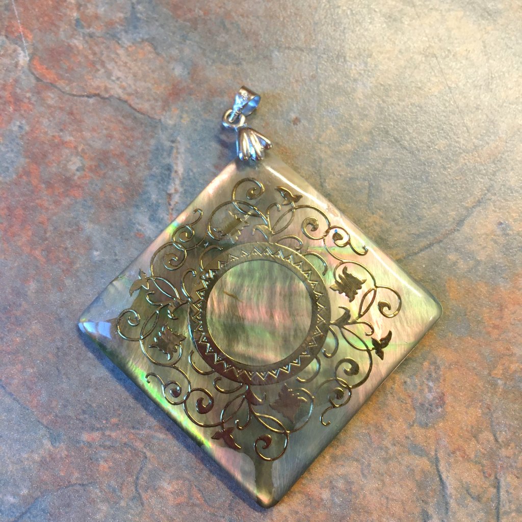 Goldplated Filigree Design Abalone Shell Square Pendant Goldplated Filigree Design Abalone Shell Square Pendant